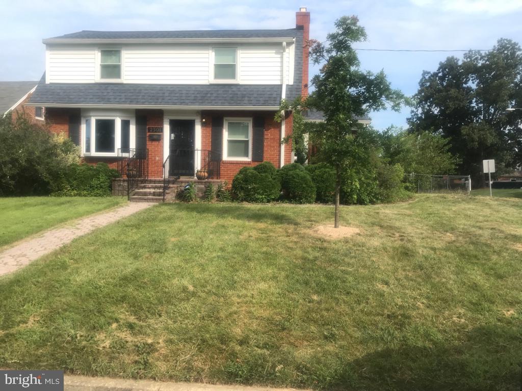 2501 Gaither St Property Photo 2