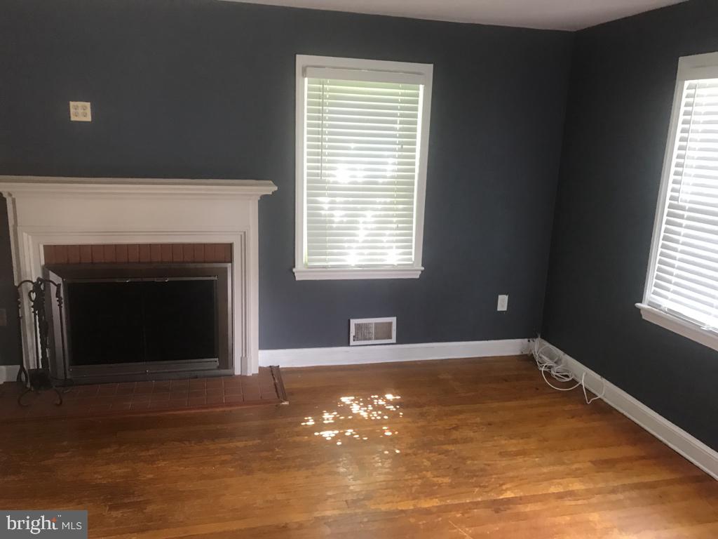 2501 Gaither St Property Photo 3