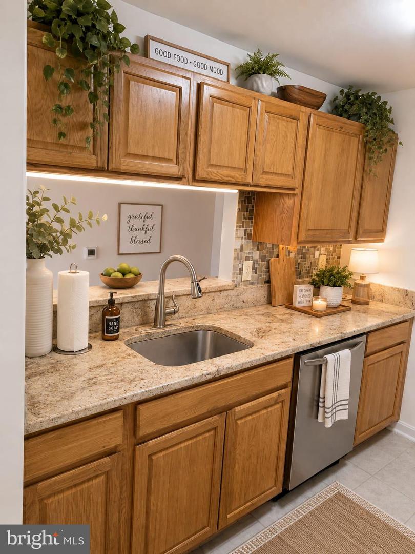 6640 Lake Park Dr 208 Property Photo 11