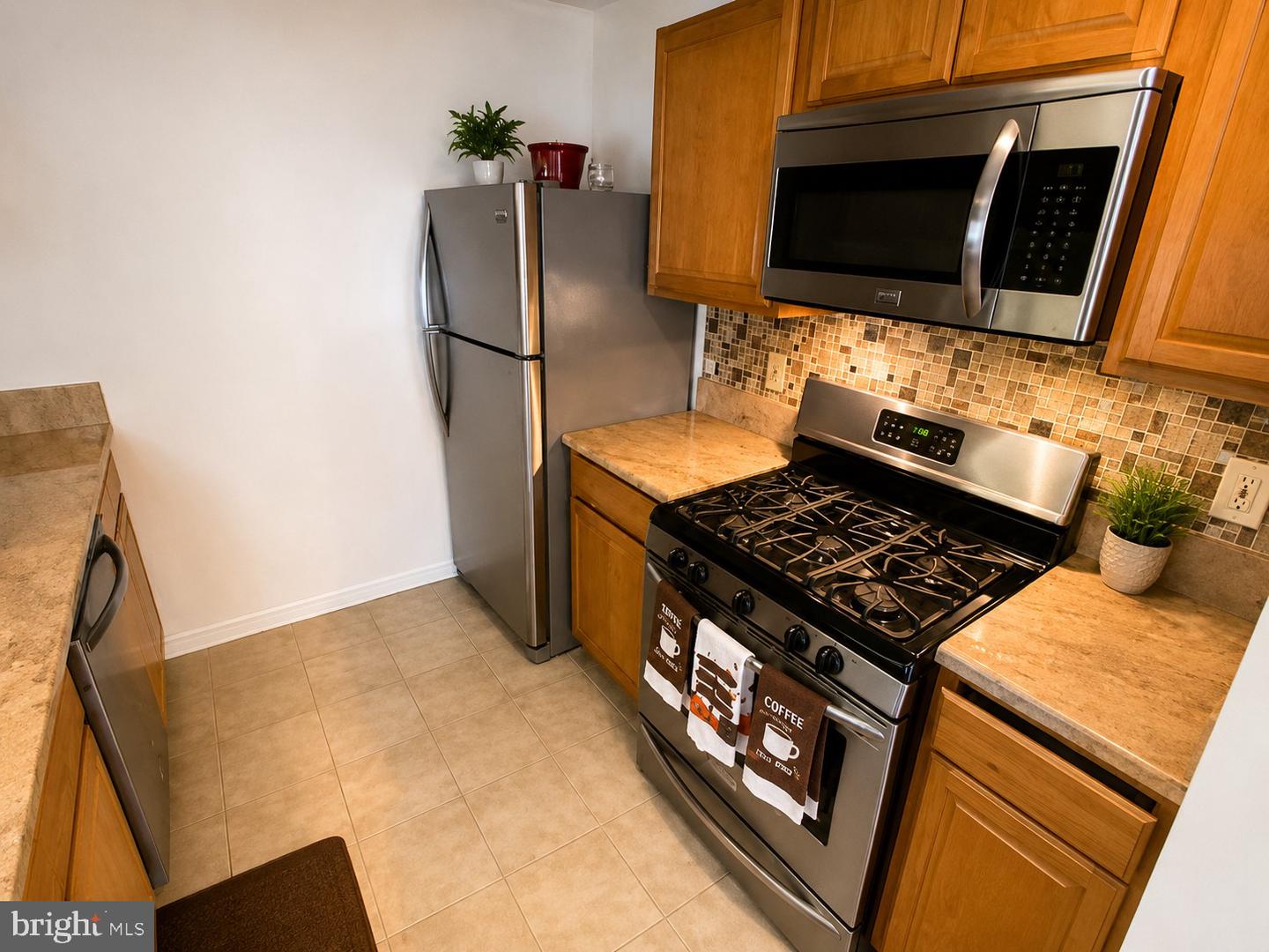 6640 Lake Park Dr 208 Property Photo 12