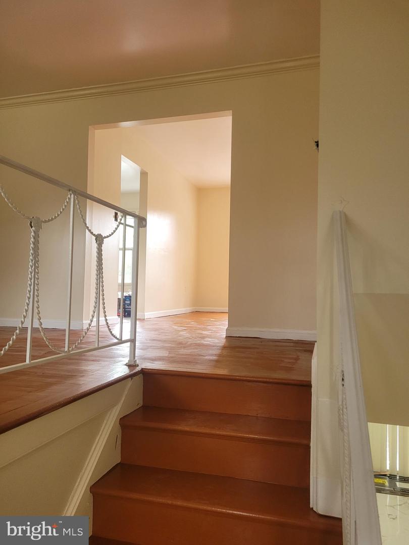 11801 Fairgreen Ln Property Photo 6
