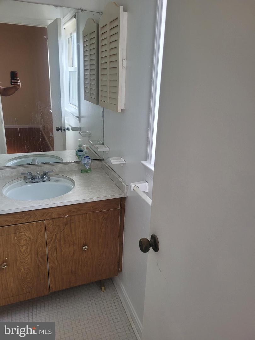 11801 Fairgreen Ln Property Photo 7