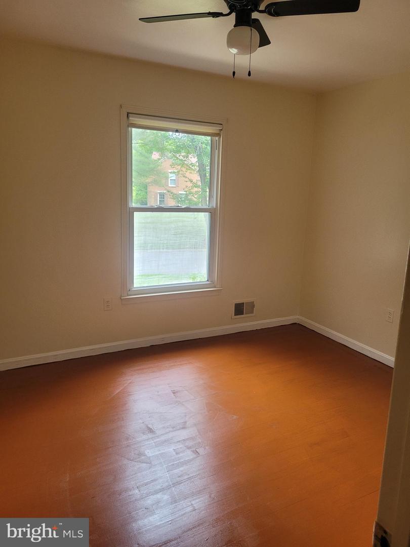 11801 Fairgreen Ln Property Photo 14
