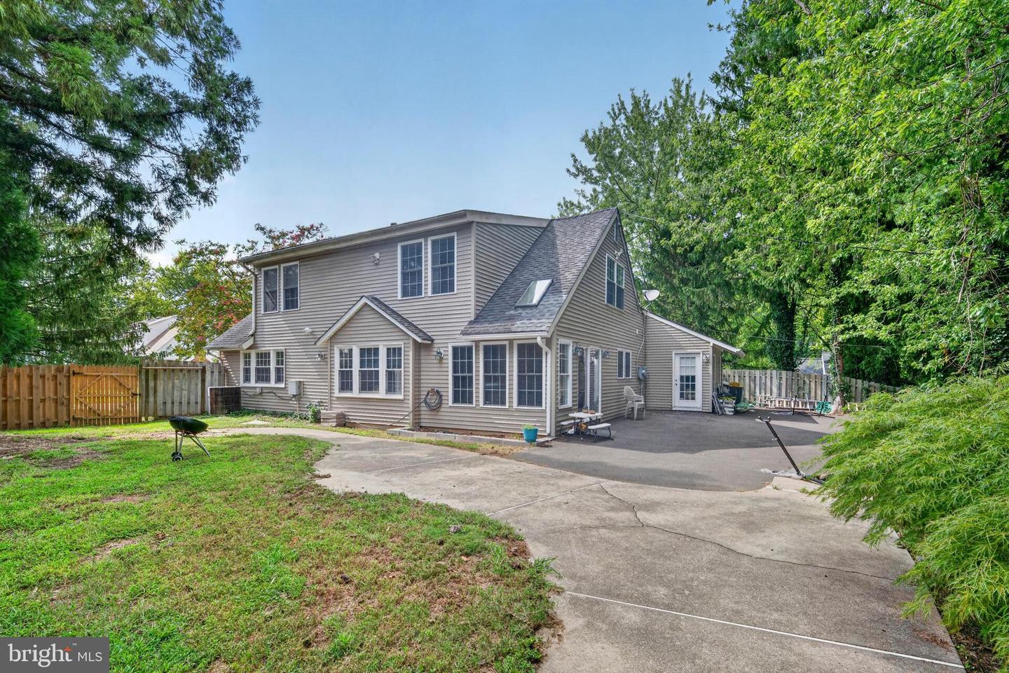 16201 POND MEADOW LN Property Photo 1