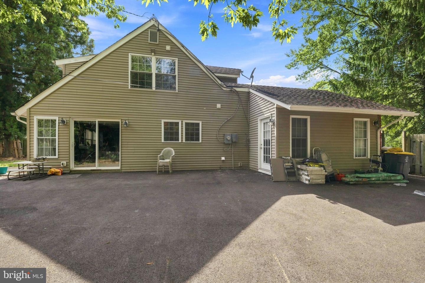 16201 Pond Meadow Ln Property Photo 42