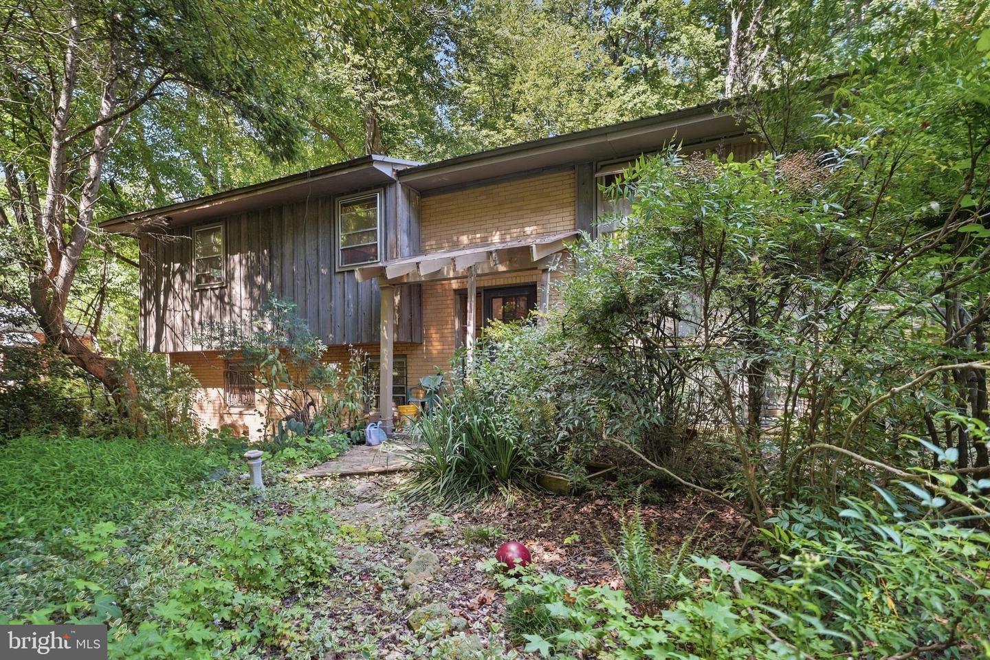 4904 WOODSY WAY Property Photo 1