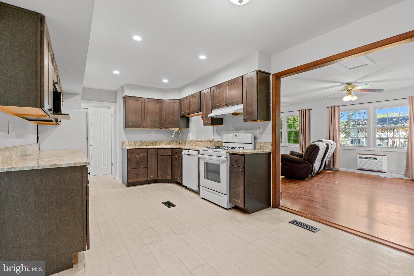 2802 Farris Ln Property Photo 4