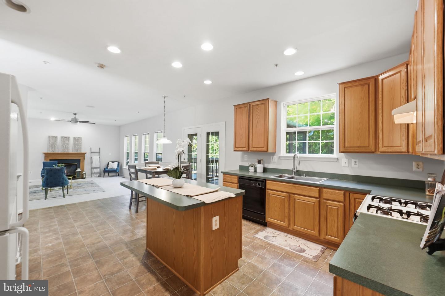 8105 Overfield Ct Property Photo 11