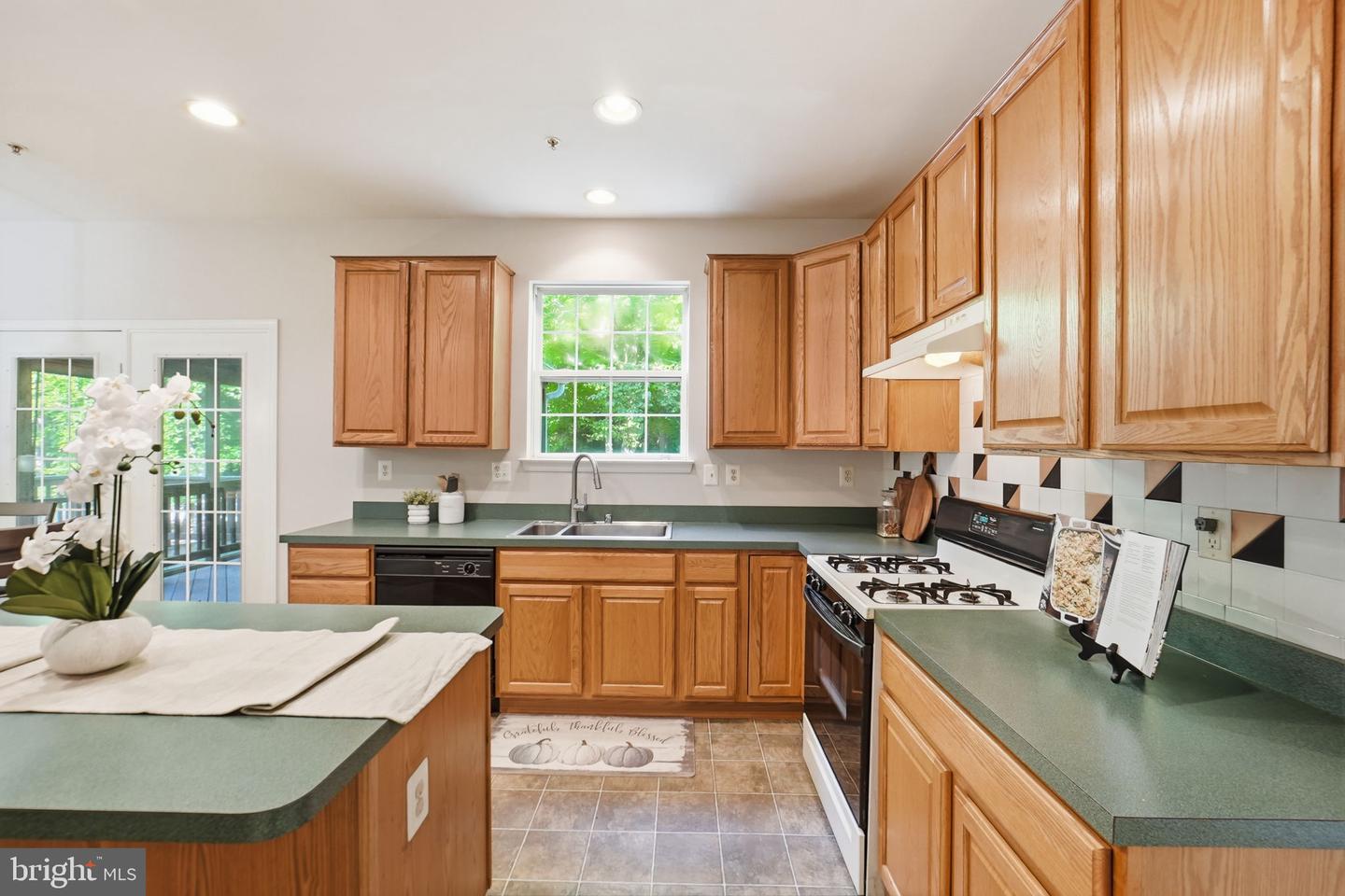 8105 Overfield Ct Property Photo 12