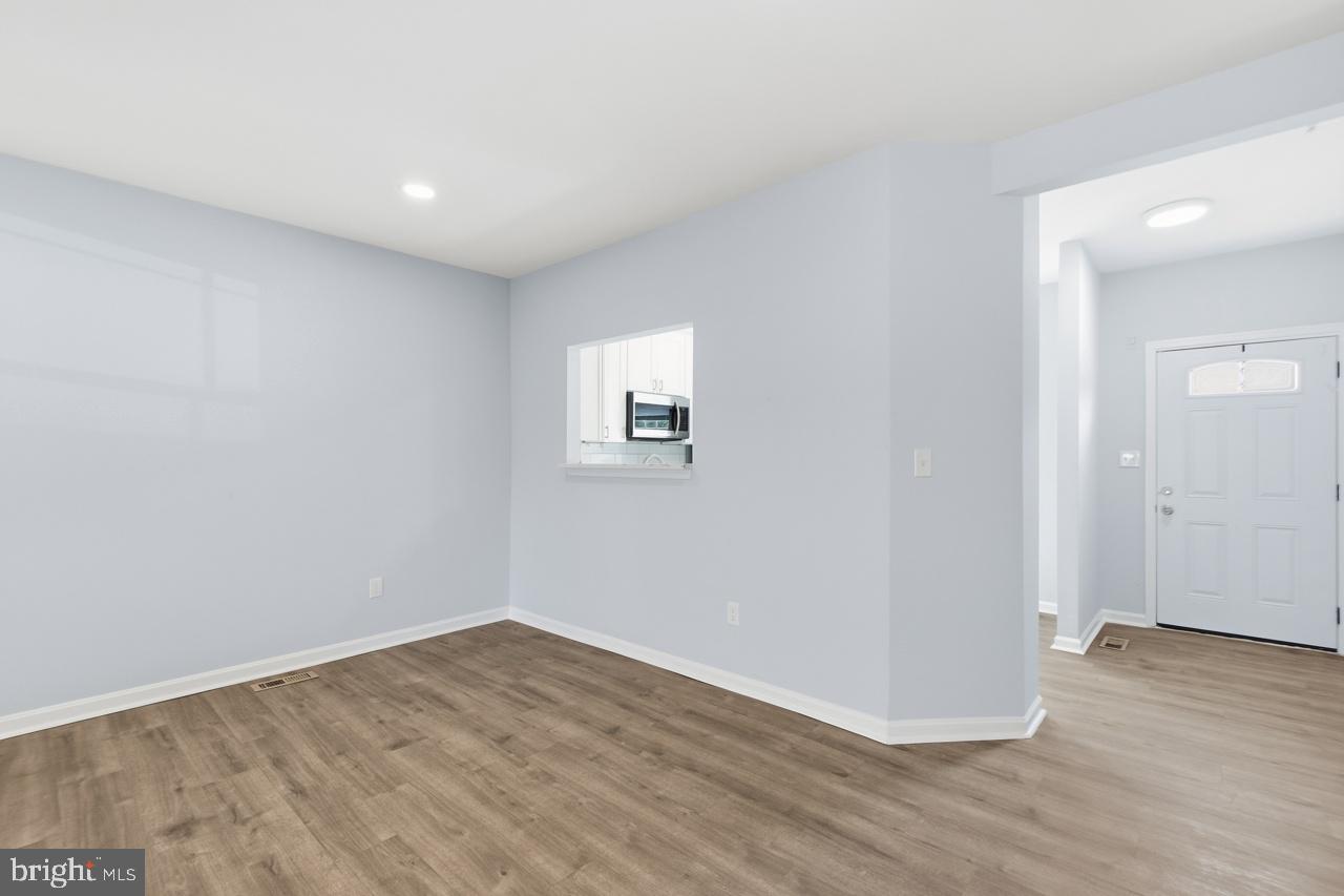 7008 Flag Harbor Dr Property Photo 11