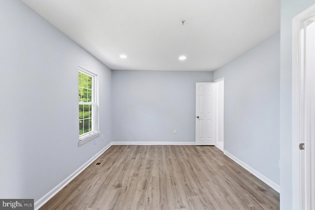 7008 Flag Harbor Dr Property Photo 24