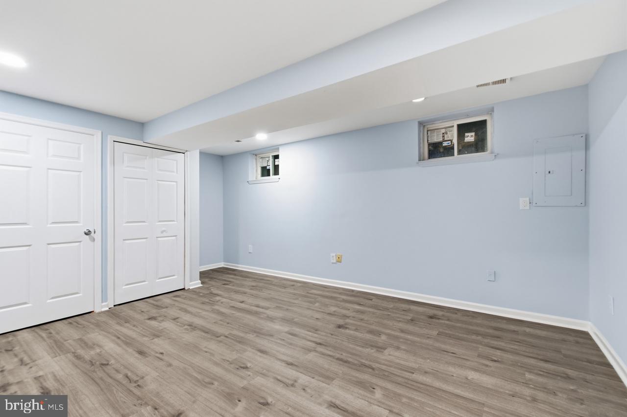 7008 Flag Harbor Dr Property Photo 28