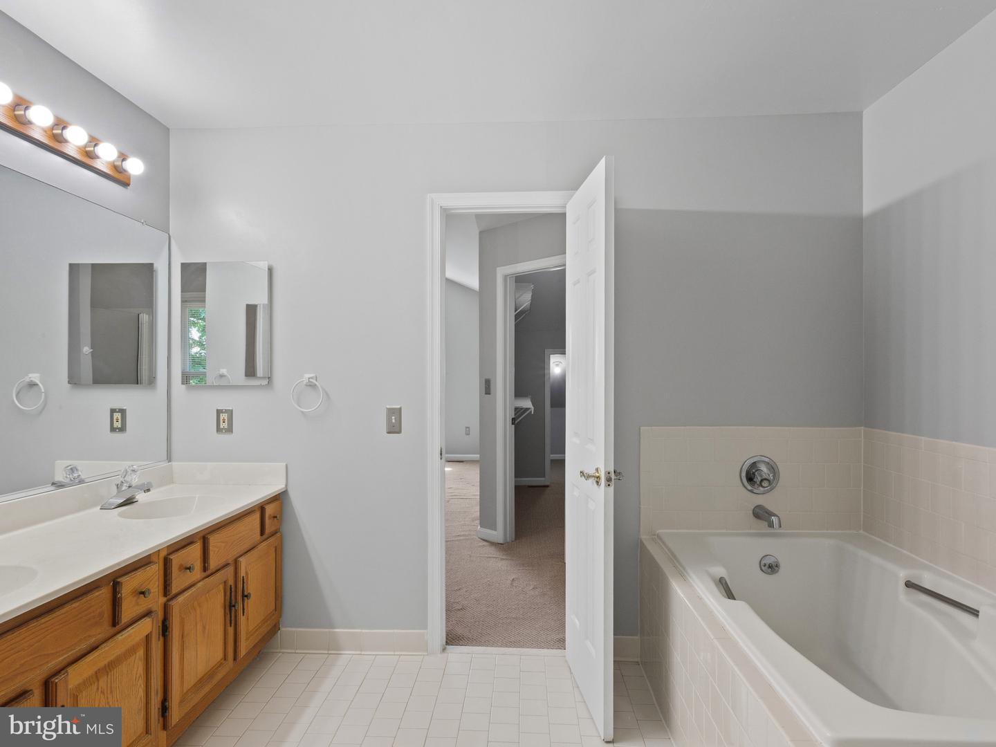 9320 Creekview Dr Property Photo 23