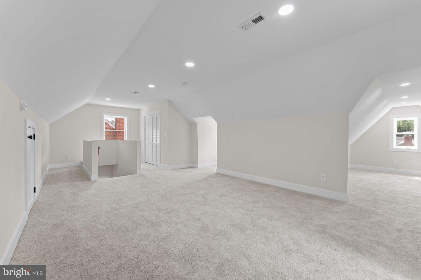 3404 Aberdeen St Property Photo 3