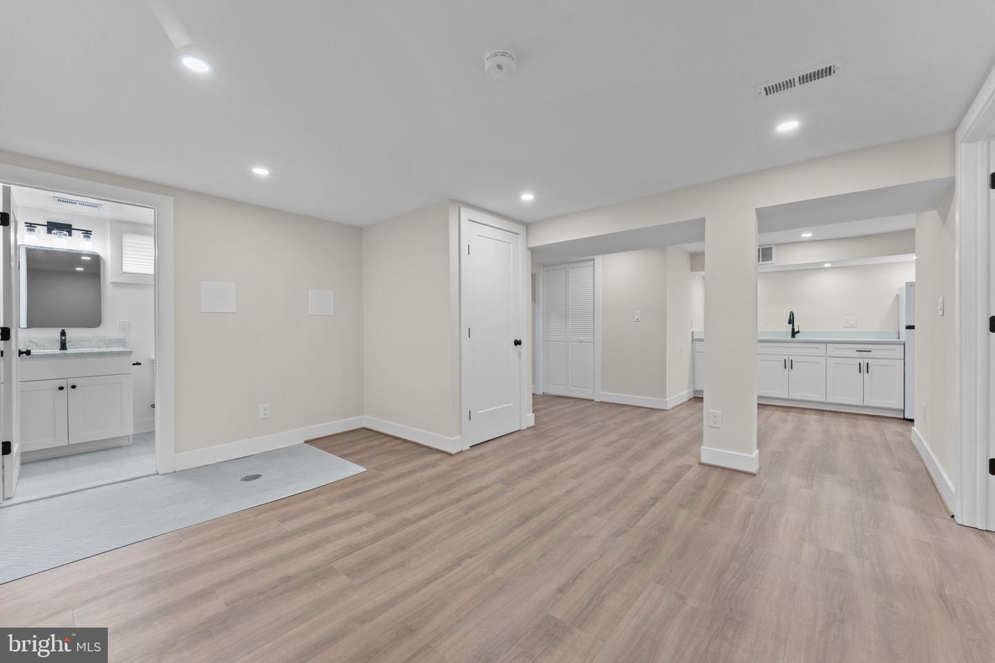 3404 Aberdeen St Property Photo 4