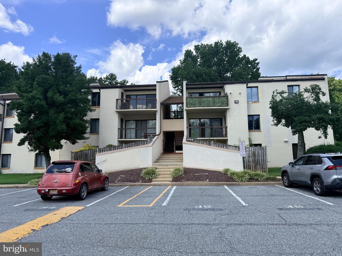 10108 CAMPUS WAY S #301-3C Property Photo 1