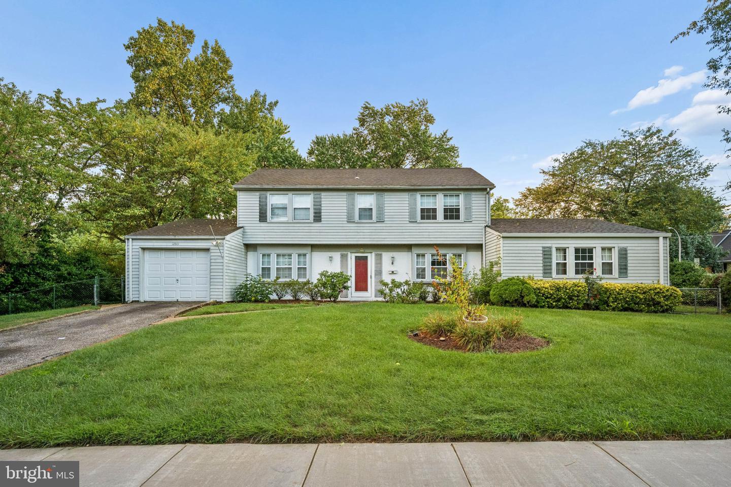 12801 Beaverdale Ln Property Photo 1