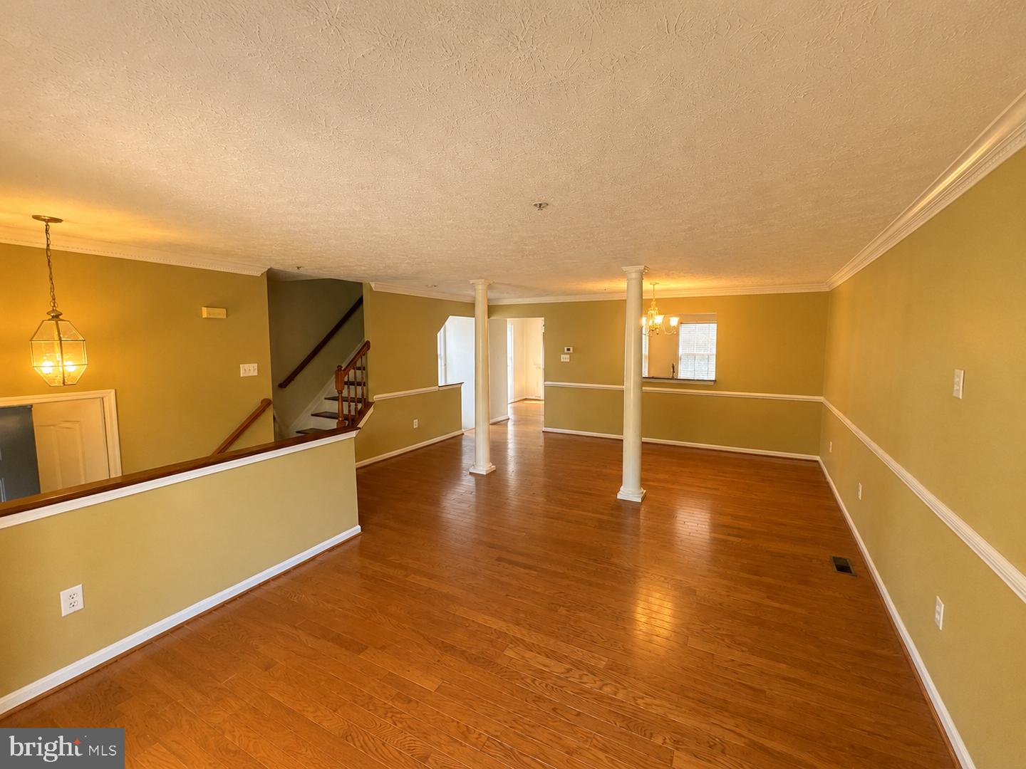 16417 Eves Ct Property Photo 3