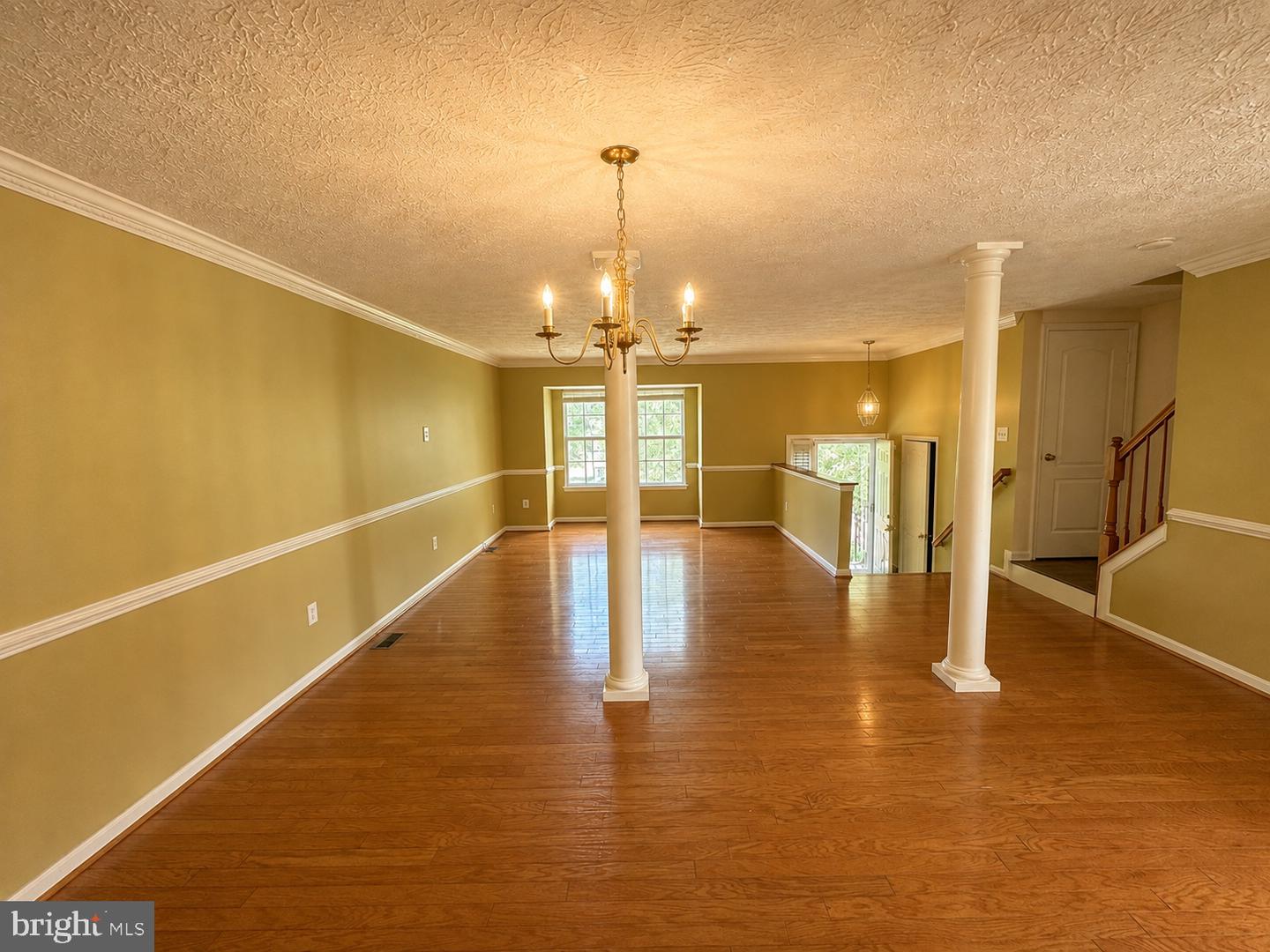 16417 Eves Ct Property Photo 4