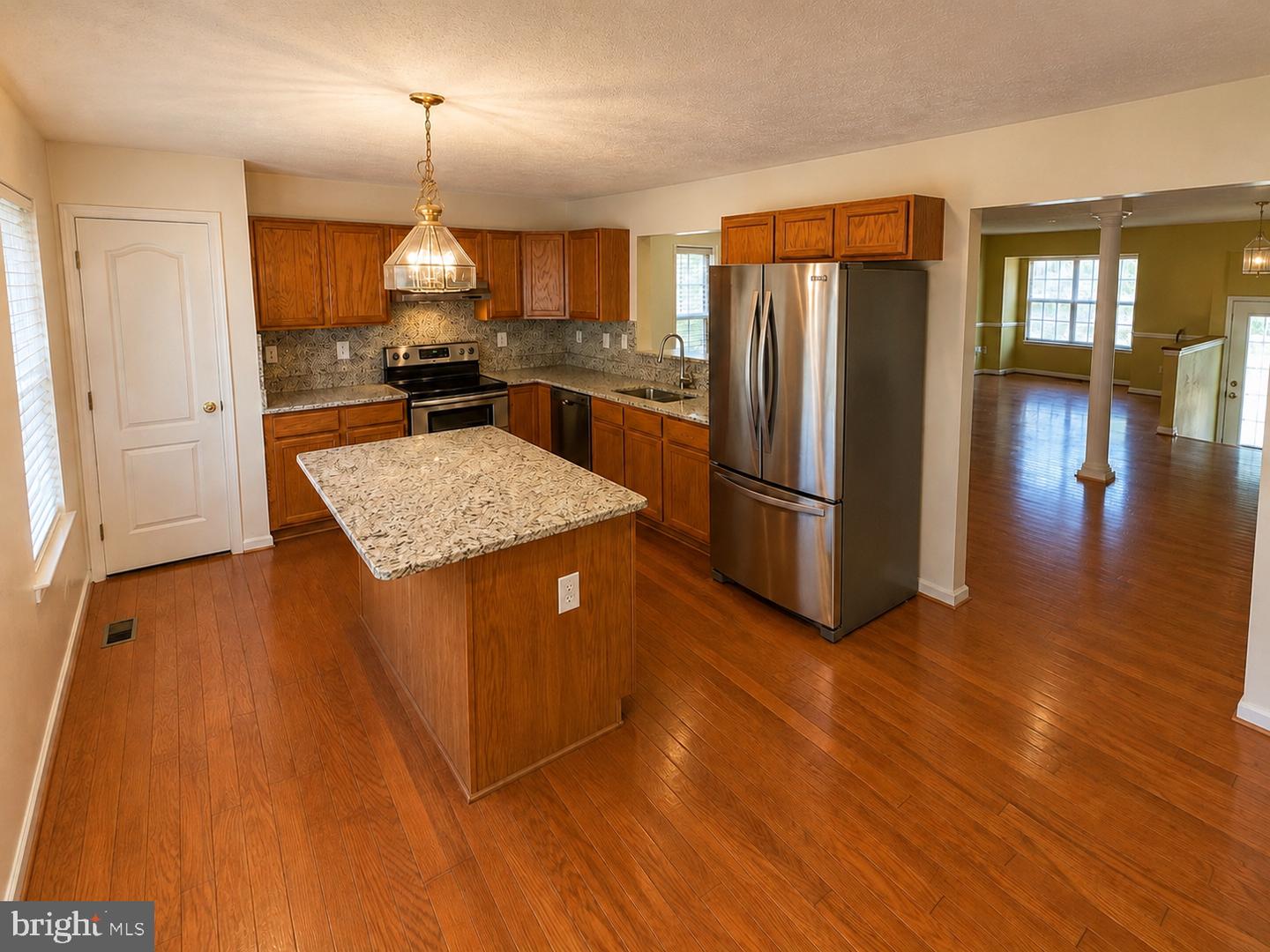 16417 Eves Ct Property Photo 5