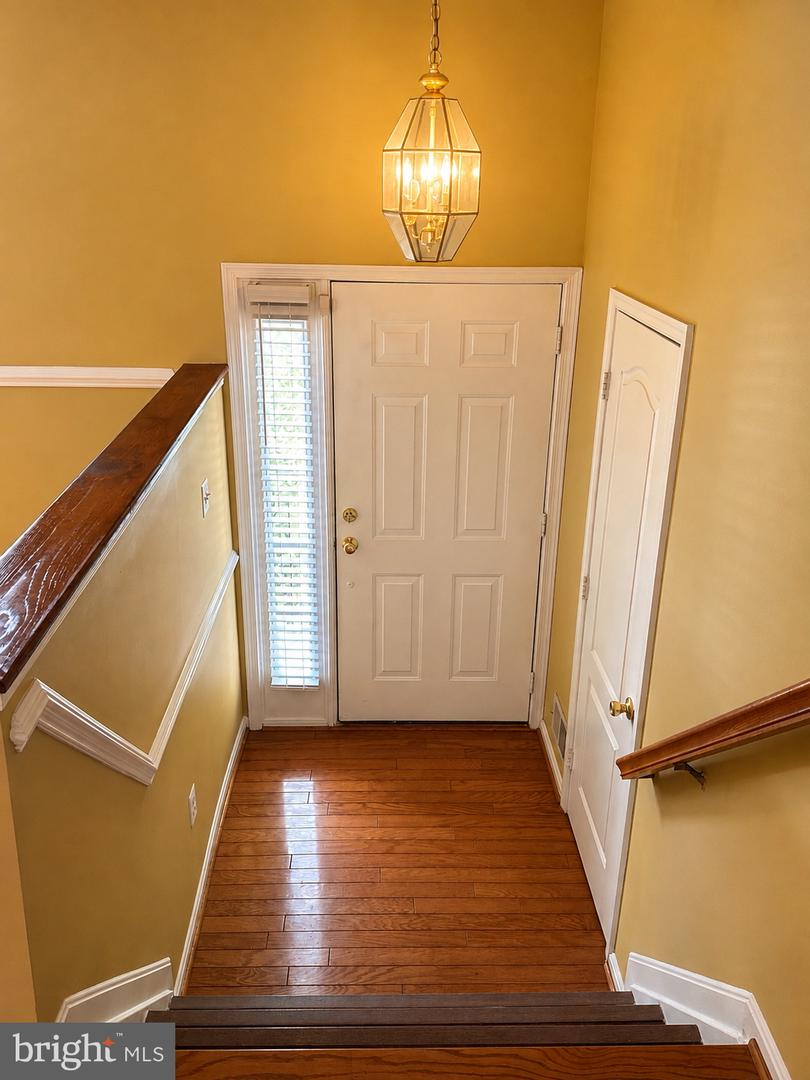 16417 Eves Ct Property Photo 6