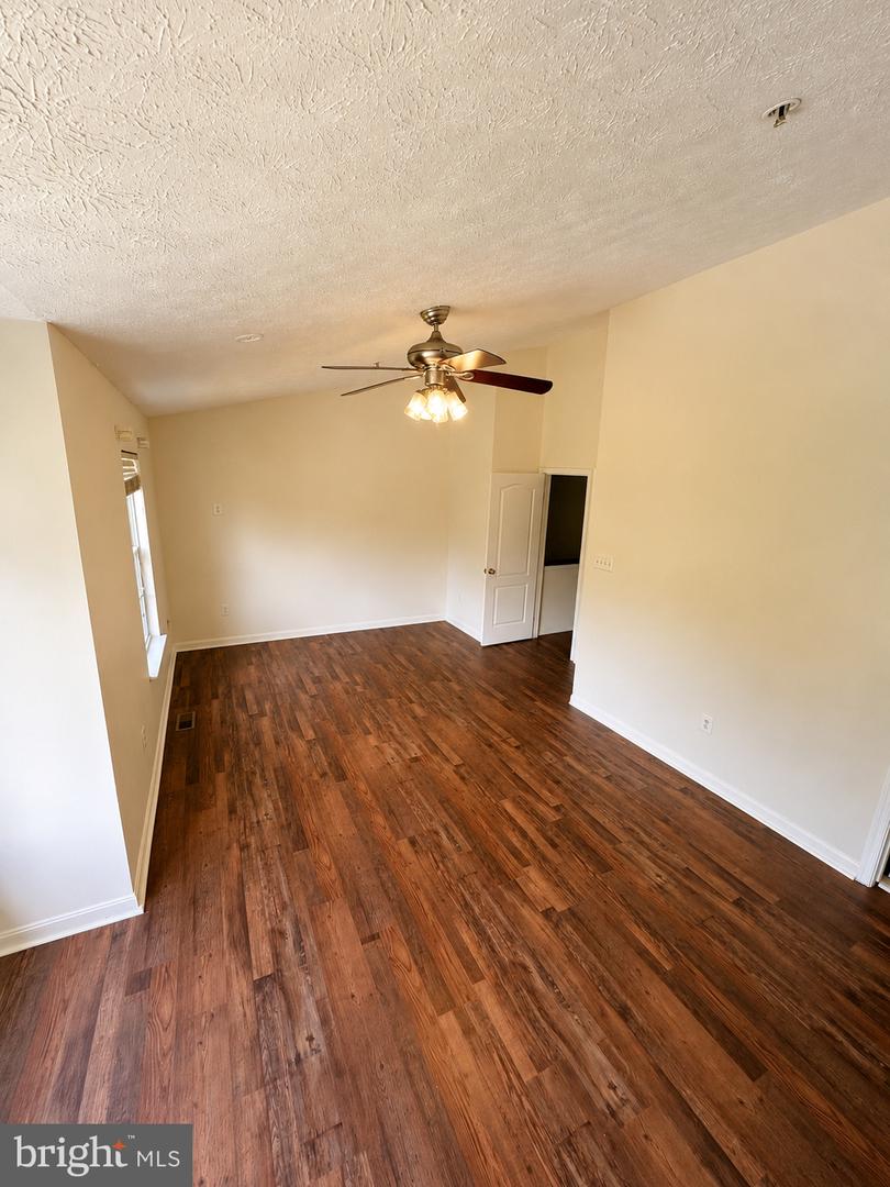 16417 Eves Ct Property Photo 9