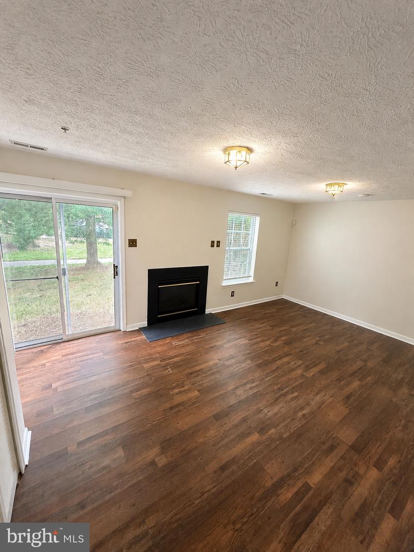 16417 Eves Ct Property Photo 14