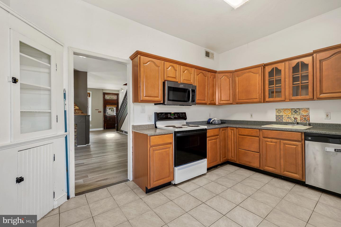 335 Prince George St Property Photo 17