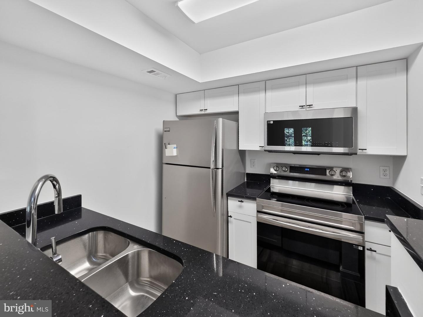4482 Lord Loudoun Ct #16-10 Property Photo 18