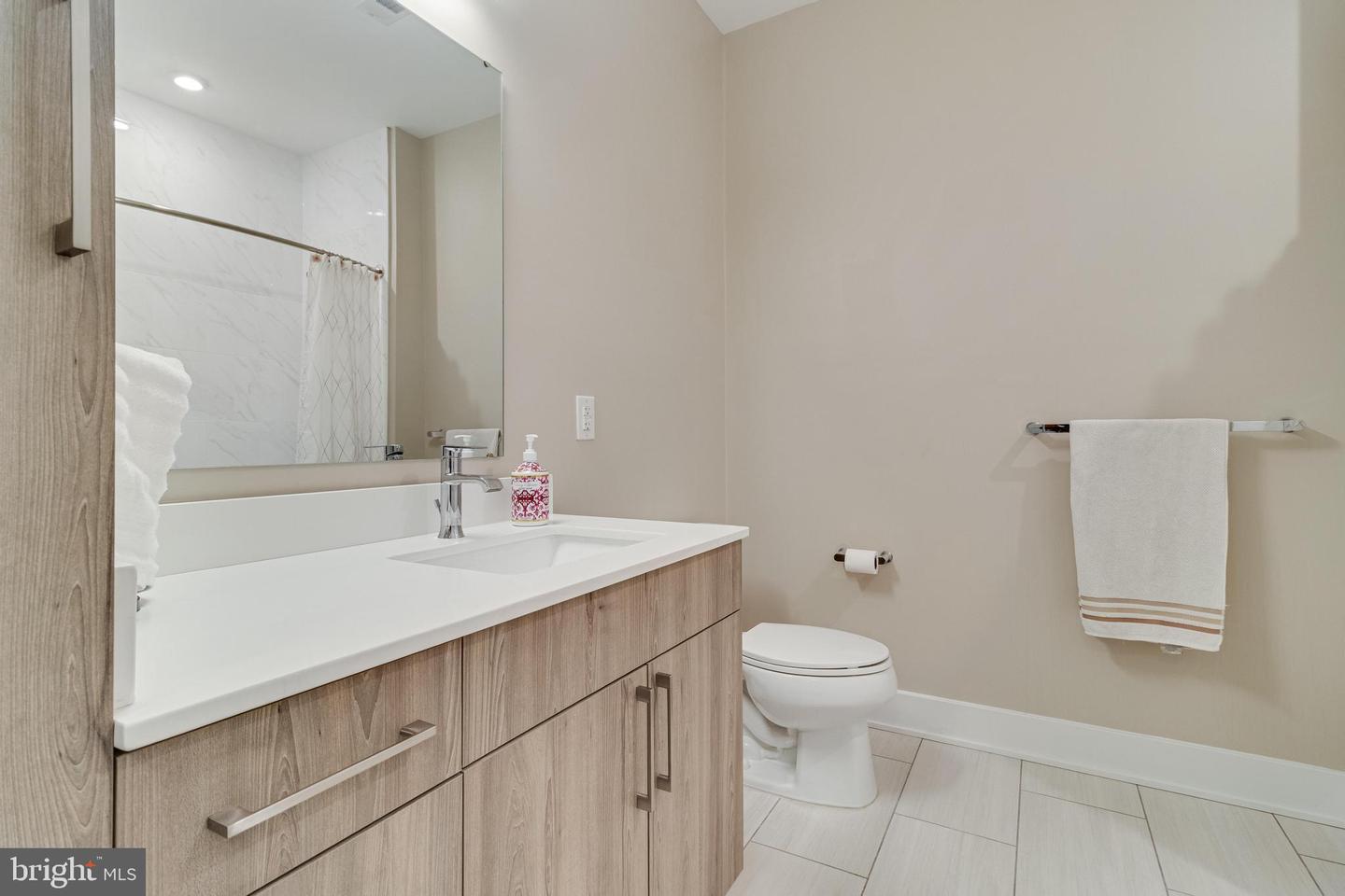 145 Riverhaven Dr #235 Property Photo 17