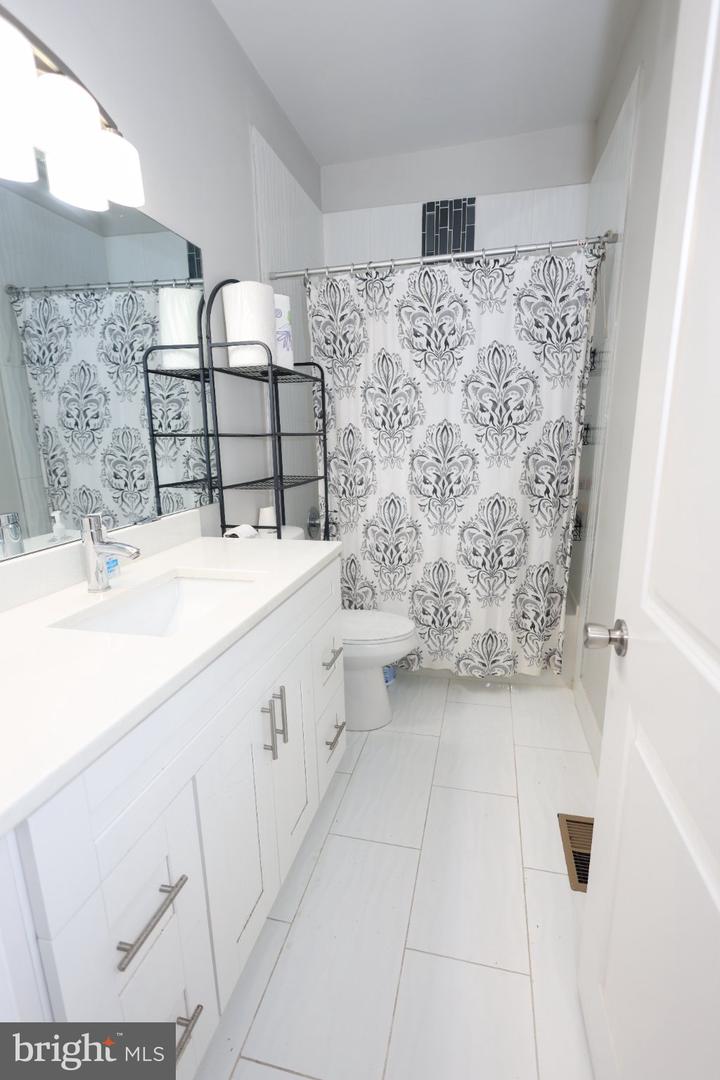 22907 Benjamin Banneker Blvd Property Photo 13