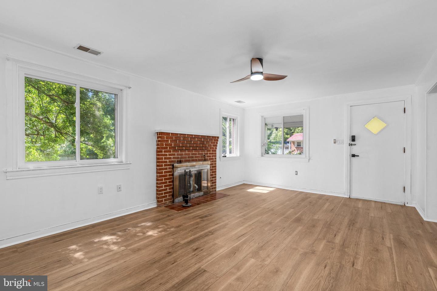 12814 Peace Dr Property Photo 4
