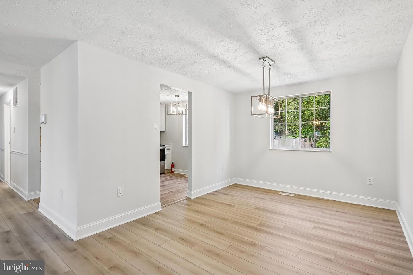 6612 Seward Rd Property Photo 9