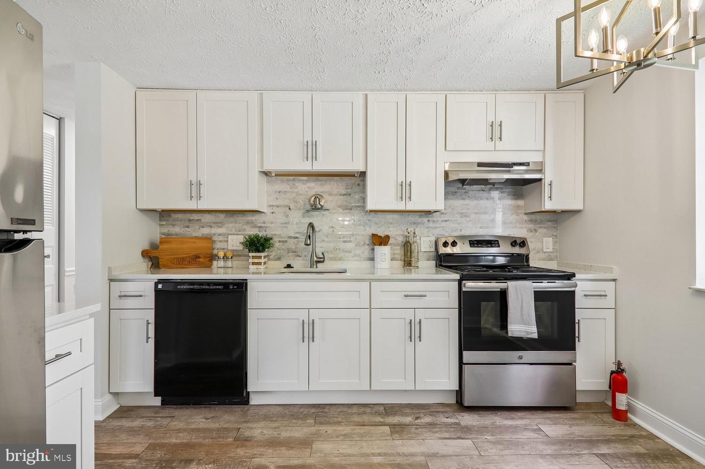 6612 Seward Rd Property Photo 12