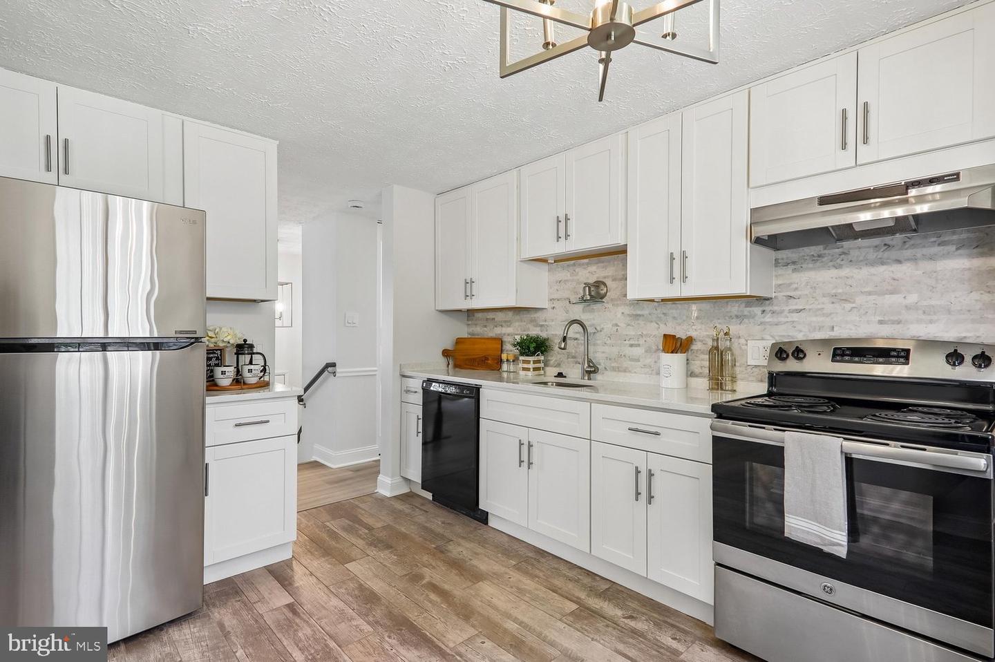 6612 Seward Rd Property Photo 13