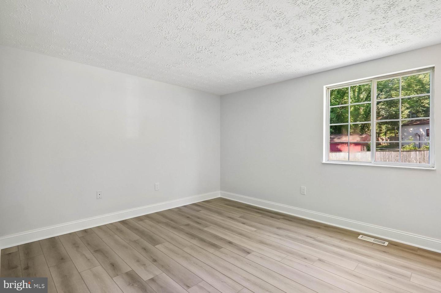 6612 Seward Rd Property Photo 17