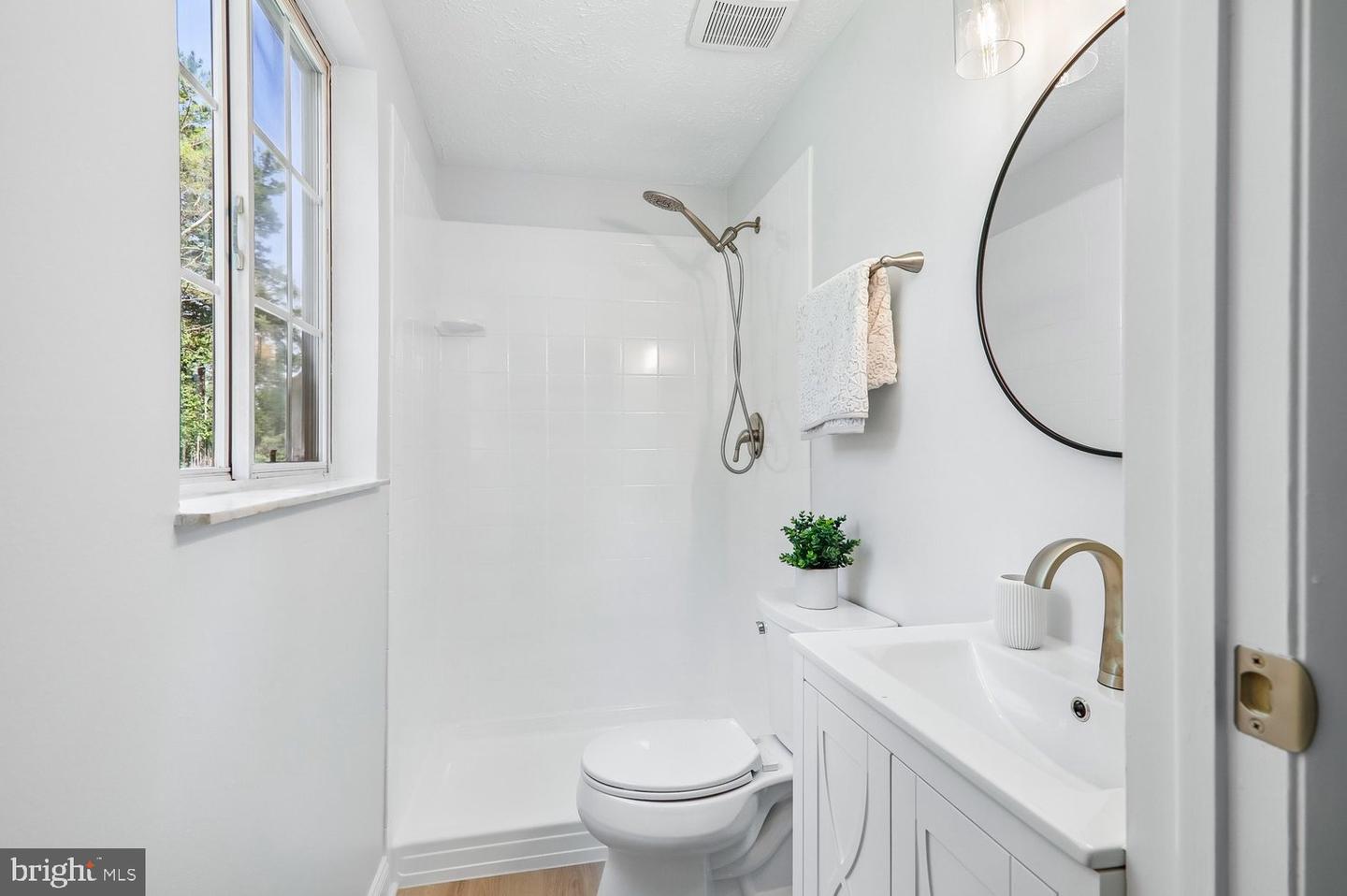 6612 Seward Rd Property Photo 19