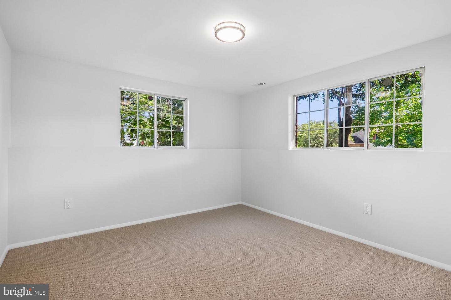 6612 Seward Rd Property Photo 22