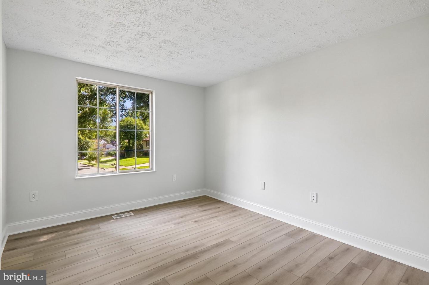 6612 Seward Rd Property Photo 24
