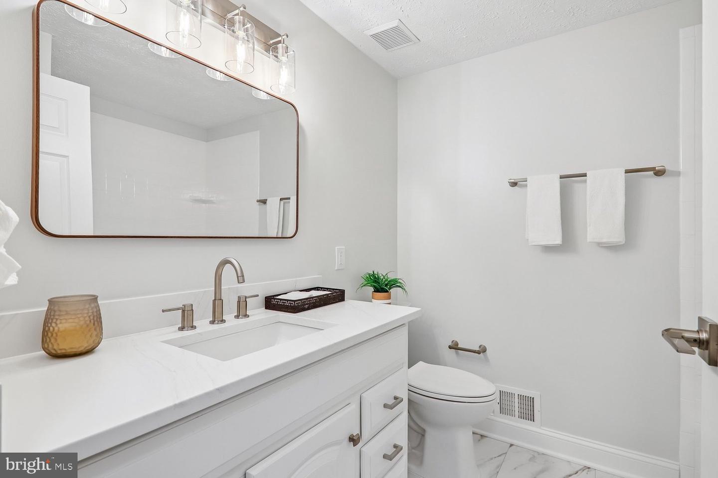 6612 Seward Rd Property Photo 28