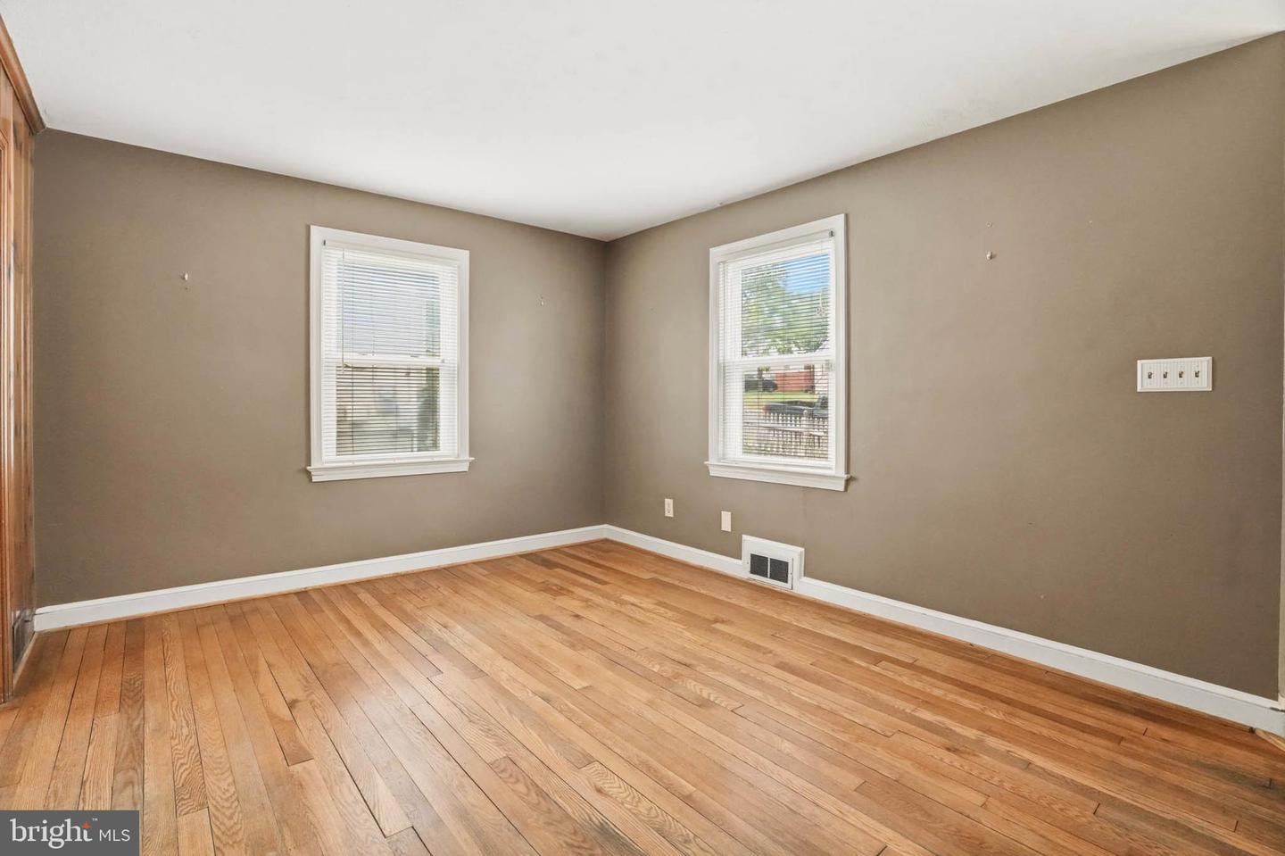 924 Nichols Dr Property Photo 6