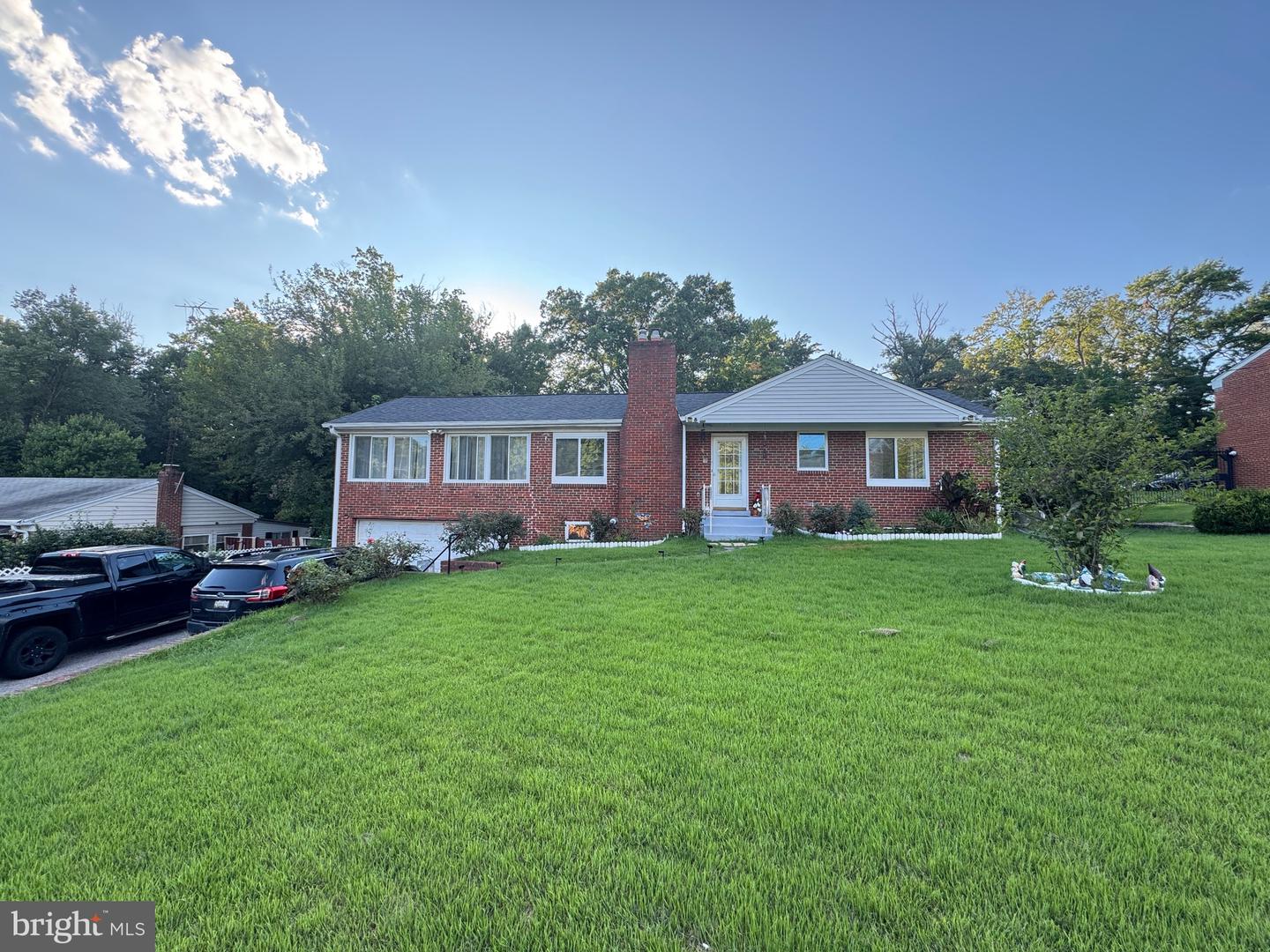 5903 MIDDLETON LN Property Photo 1