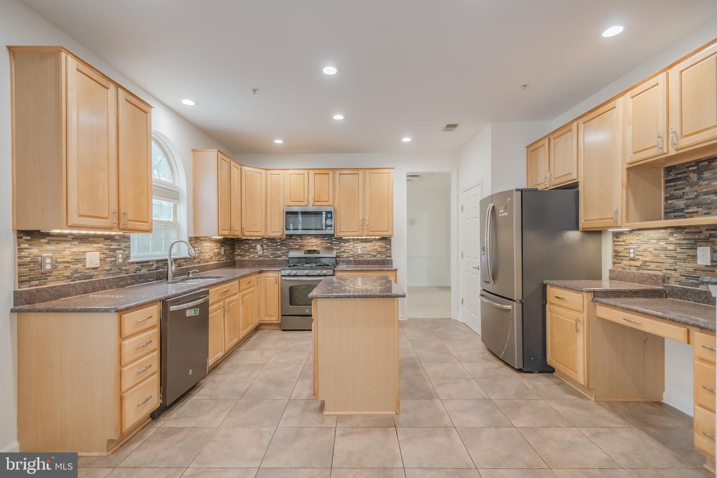 17107 Aspen Leaf Dr Property Photo 3