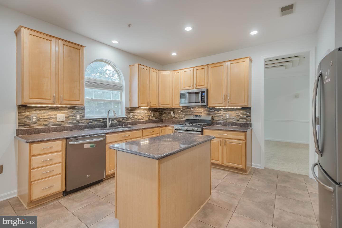 17107 Aspen Leaf Dr Property Photo 4
