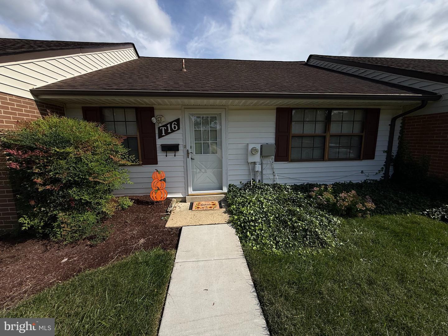 12319 Stonehaven Ln #t-16 Property Photo 1