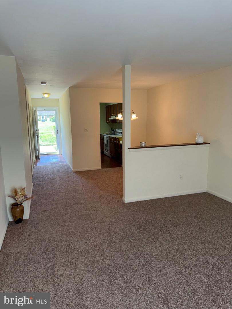 12319 Stonehaven Ln #t-16 Property Photo 5