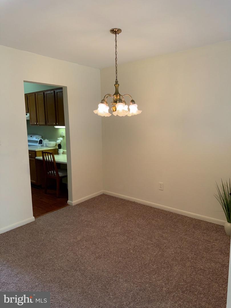 12319 Stonehaven Ln #t-16 Property Photo 6