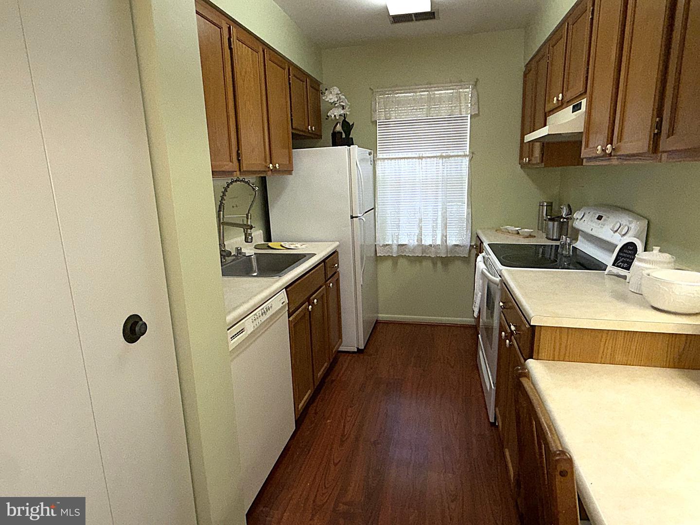 12319 Stonehaven Ln #t-16 Property Photo 7