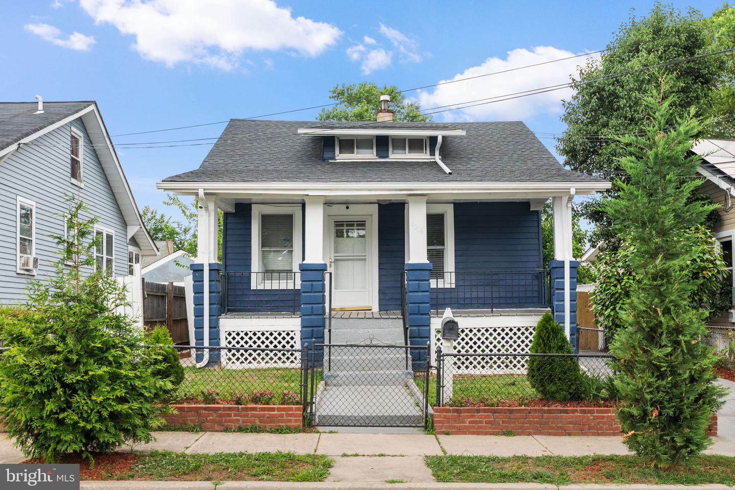 4004 Lawrence St Property Photo 1