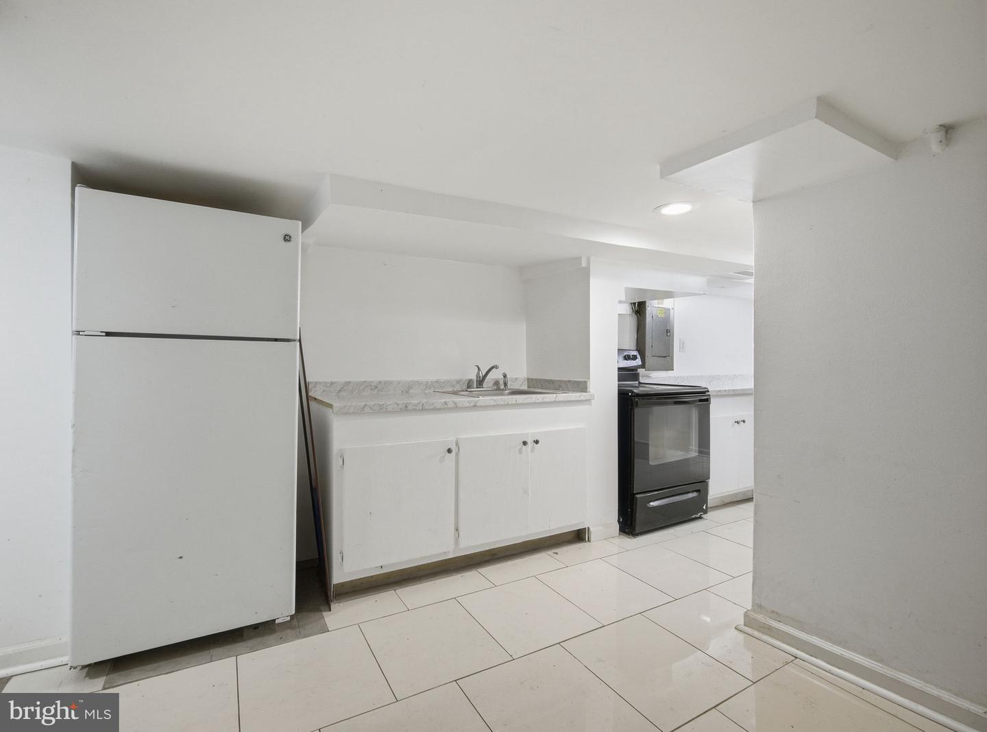 4004 Lawrence St Property Photo 17